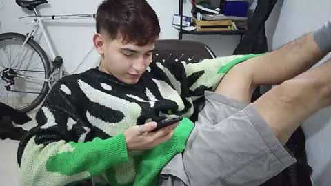 Snapshot of diegorogue_ chatting on December 28, 9:51 pm Diego rogue online show from December 28, 9:51 pm