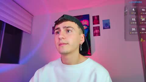 Julian Independent Model online show from November 19, 1:16 am