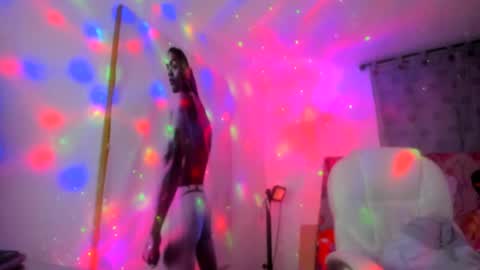 Snapshot of dimitry_muscle chatting on January 14, 2:40 am dimitry kyle mucle online show from January 14, 2:40 am