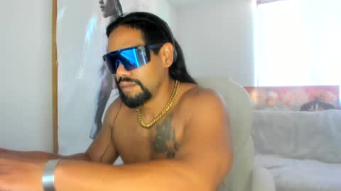 Snapshot of dimitry_muscle chatting on January 7, 1:32 pm dimitry kyle mucle online show from January 7, 1:32 pm