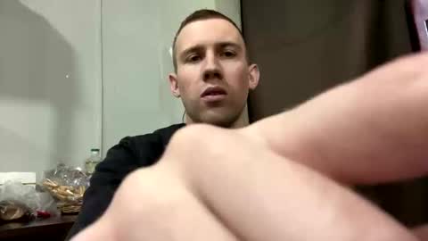 D  V  online show from February 9, 5:33 pm