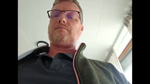 dirkkie1975 online show from April 17, 12:19 pm