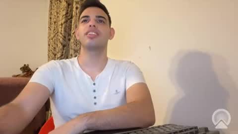 Snapshot of djonson_ chatting on October 6, 7:18 pm Djonson  online show from October 6, 7:18 pm