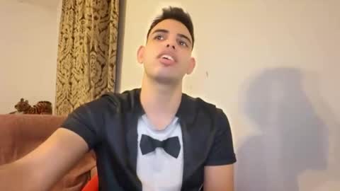 Snapshot of djonson_ chatting on October 23, 11:08 pm Djonson  online show from October 23, 11:08 pm