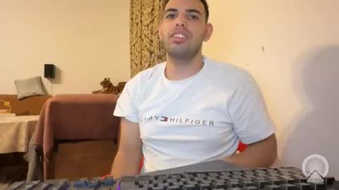 Snapshot of djonson_ chatting on October 5, 7:07 pm Djonson  online show from October 5, 7:07 pm