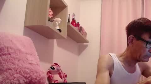 Snapshot of dlacarra chatting on January 9, 12:57 am David Lucky 13  online show from January 9, 12:57 am