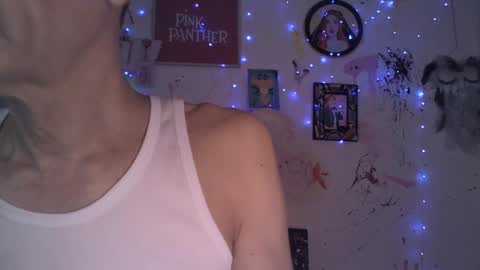 Snapshot of dlacarra chatting on January 13, 12:41 am David Lucky 13  online show from January 13, 12:41 am