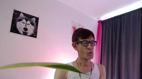 Snapshot of dlacarra chatting on February 2, 9:34 pm David Lucky 13  online show from February 2, 9:34 pm