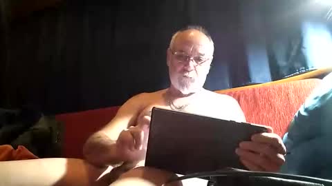 doghouseblue online show from December 20, 7:54 pm