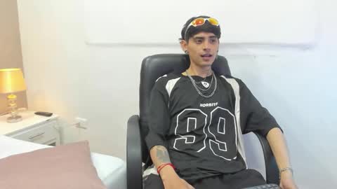 Dominic foox online show from February 7, 1:07 pm