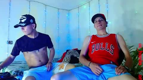 Snapshot of dominic_hanks chatting on February 26, 5:42 am DOMINIC AND ANDREW online show from February 26, 5:42 am