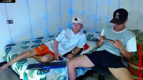 Snapshot of dominic_hanks chatting on February 25, 8:36 am DOMINIC AND ANDREW online show from February 25, 8:36 am