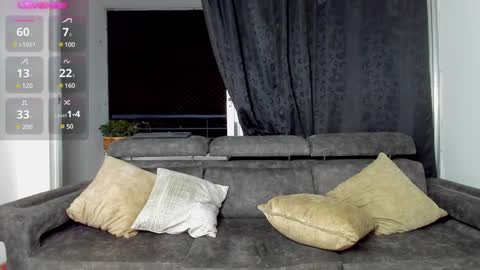 Snapshot of dominic_joness chatting on December 20, 11:37 pm SANTI  independent model online show from December 20, 11:37 pm