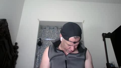 luis online show from April 12, 7:54 am