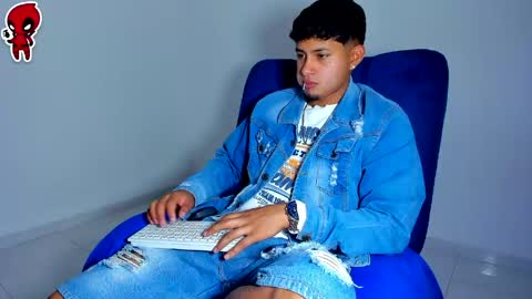  Dominic  online show from May 15, 3:37 am