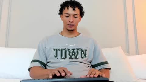 Dominick Star online show from December 29, 3:33 am