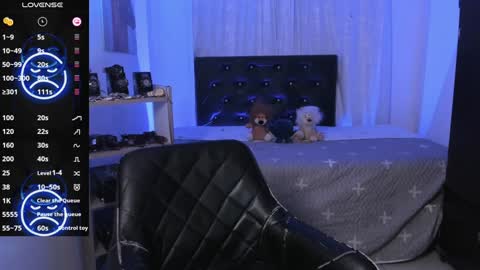 DOMINIC PRINCE   online show from December 5, 7:05 am