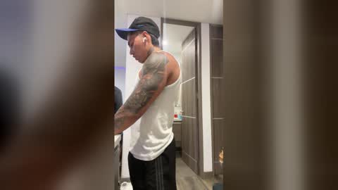 Only fans Ronnie col---InstaRonniecolleman  online show from March 11, 1:23 am