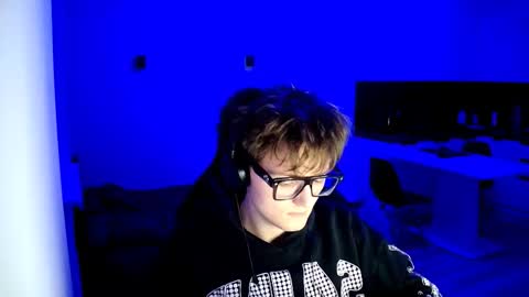 Snapshot of dopeboy277 chatting on October 23, 10:57 pm dopeboy277 online show from October 23, 10:57 pm