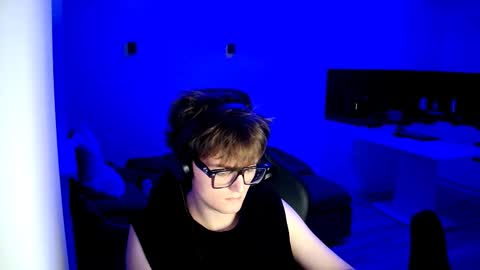 Snapshot of dopeboy277 chatting on October 24, 11:17 pm dopeboy277 online show from October 24, 11:17 pm