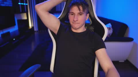 Dorian Reyes online show from January 11, 12:04 am