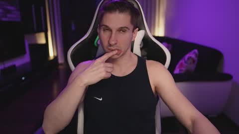 Dorian Reyes online show from May 20, 10:38 pm