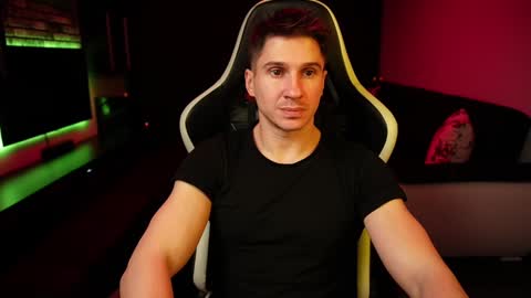 Dorian Reyes online show from January 10, 12:59 am