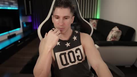 Dorian Reyes online show from February 19, 12:14 am