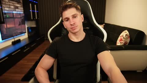 Dorian Reyes online show from December 15, 11:31 pm