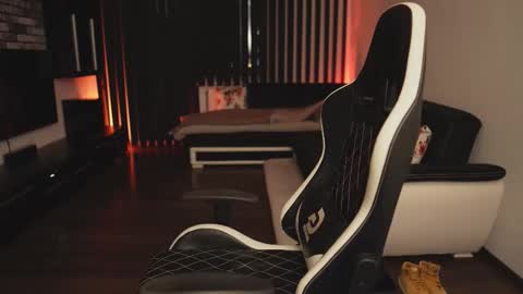 Dorian Reyes online show from February 16, 12:19 am