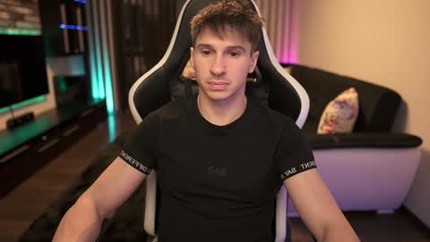 Dorian Reyes online show from February 6, 10:10 pm