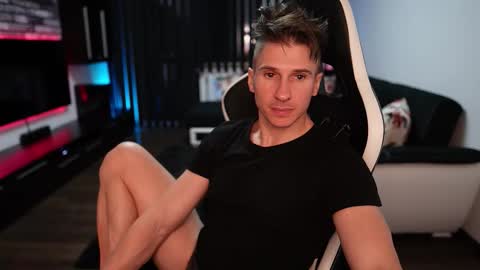 Dorian Reyes online show from October 2, 10:14 pm