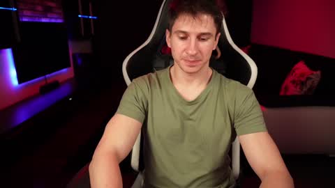 Dorian Reyes online show from December 13, 1:15 am