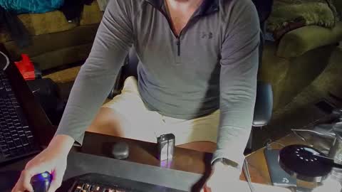 DotYourEyezez  online show from February 18, 10:29 pm