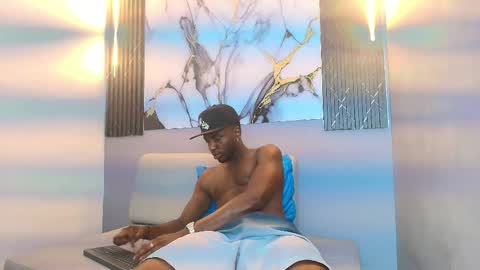 DOUGLAS online show from December 2, 12:03 am