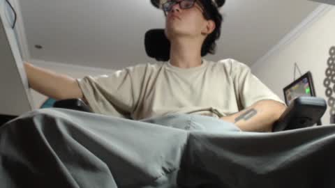 douglas_drake online show from January 27, 1:37 am