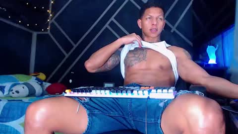 Snapshot of drake_jhonson08 chatting on September 10, 2:32 am Drake online show from September 10, 2:32 am