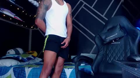 Snapshot of drake_jhonson08 chatting on October 7, 4:27 am Drake online show from October 7, 4:27 am