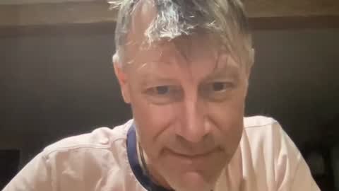Snapshot of dudeinnh chatting on October 27, 10:23 pm Steve online show from October 27, 10:23 pm
