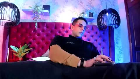 Dustin Sonne online show from December 16, 3:57 am