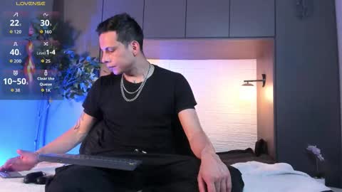 Dustin Sonne online show from November 25, 5:09 am