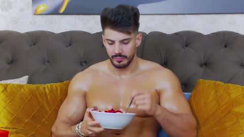 Dustin online show from March 3, 5:07 am