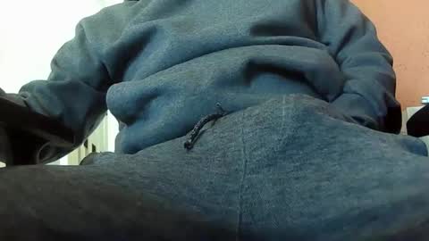 Snapshot of dweav240 chatting on February 20, 6:13 pm dweav240 online show from February 20, 6:13 pm