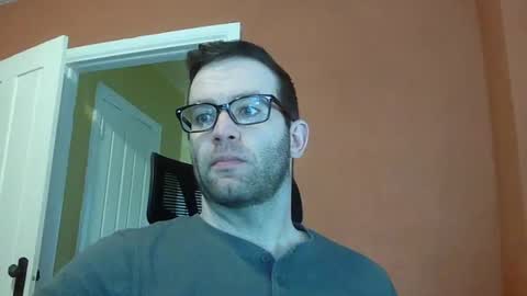 Snapshot of dweav240 chatting on February 3, 9:07 pm dweav240 online show from February 3, 9:07 pm