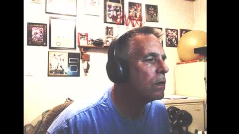 Snapshot of dwinmontana chatting on October 10, 4:28 am dwinmontana online show from October 10, 4:28 am