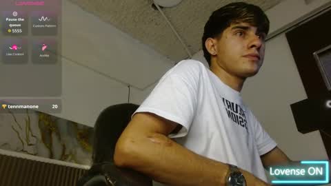 dyla_n18_ online show from December 2, 12:47 am