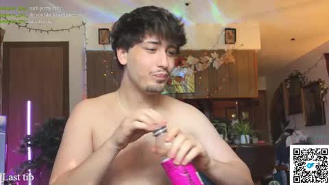 Dylan Daniel 7.8 online show from November 2, 7:40 pm