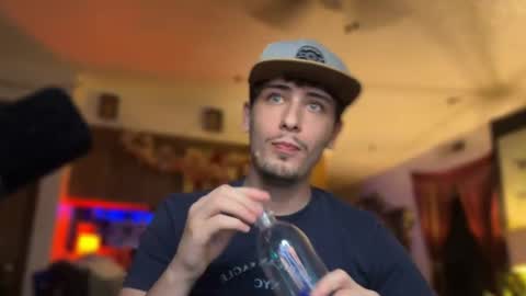 Snapshot of dylandaniel69 chatting on October 15, 4:53 am Dylan Daniel 7.8 online show from October 15, 4:53 am