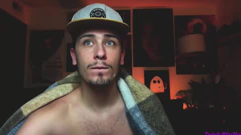 Snapshot of dylandaniel69 chatting on February 14, 8:10 am Dylan Daniel 7.8 online show from February 14, 8:10 am