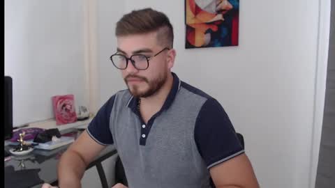 dylanhot10 online show from December 30, 7:32 pm